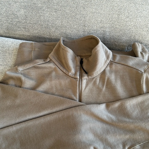 NoBull BLENDED MERINO WOOL 1/4 ZIP. Size small. Dark fallen rock. - Picture 1 of 2